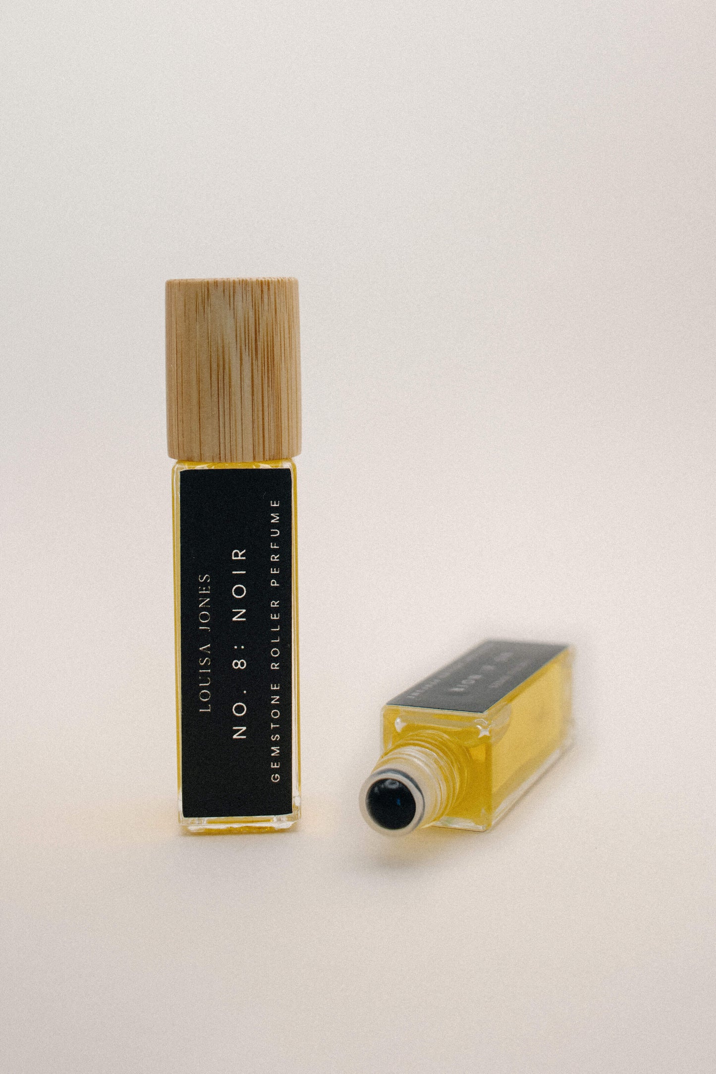 No.08 Noir Natural Gemstone Roller Perfume